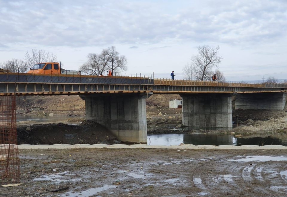 Noul pod peste râul Suceava va fi inaugurat pe 1 mai
