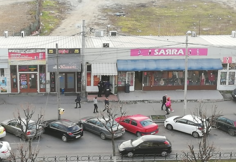 Săli de jocuri, magazine și zeci de mașini, verificate de polițiștii craioveni