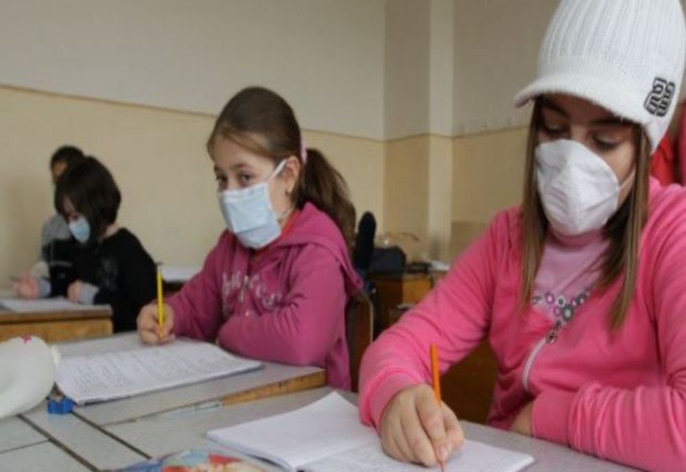 Două școli închise în Iași din cauza gripei
