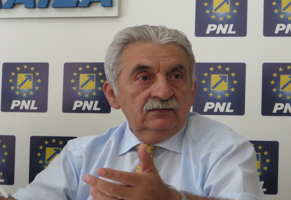 Deputatul PNL Vasile Varga consideră că președintele CJ Brăila interpretează greșit legea și că cetățenii pot primi autorizațiile de construire, ca și până acum, de la orice primărie