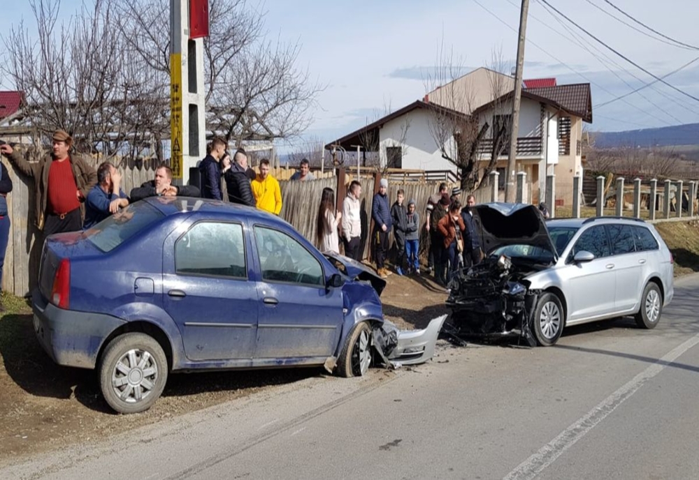 Accident grav la Iași! Trei victime, dintre care un copil de trei ani, accidentați după o depășire pe linia continuă
