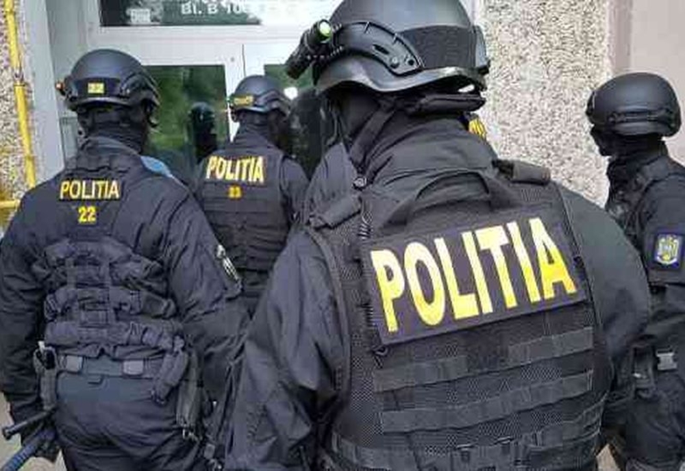 3 scandalagii din Dragalina, reținuți pentru loviri sau alte violențe și tulburarea ordinii și liniștii publice