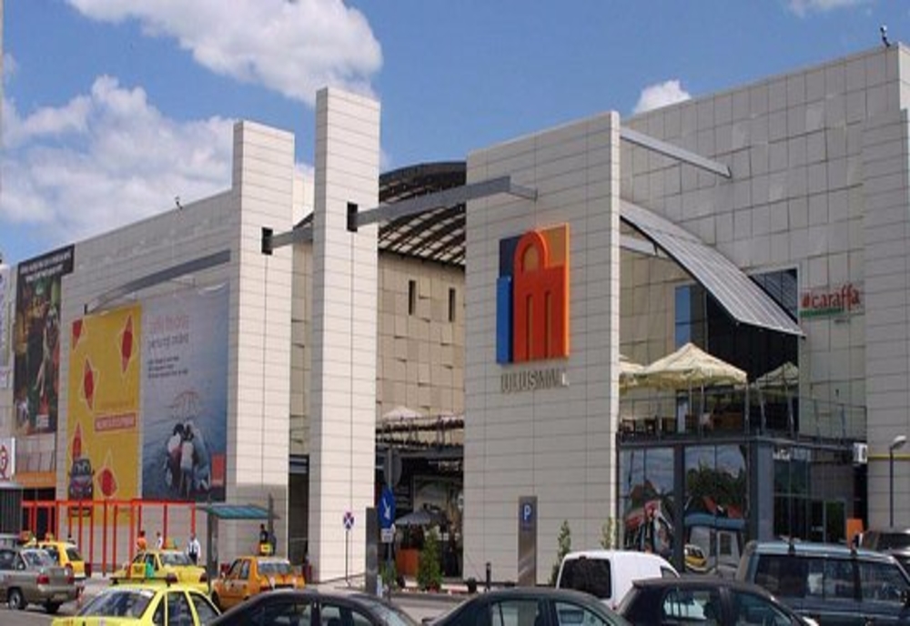 Programul magazinelor rămase deschise la cele două mall-uri ieșene