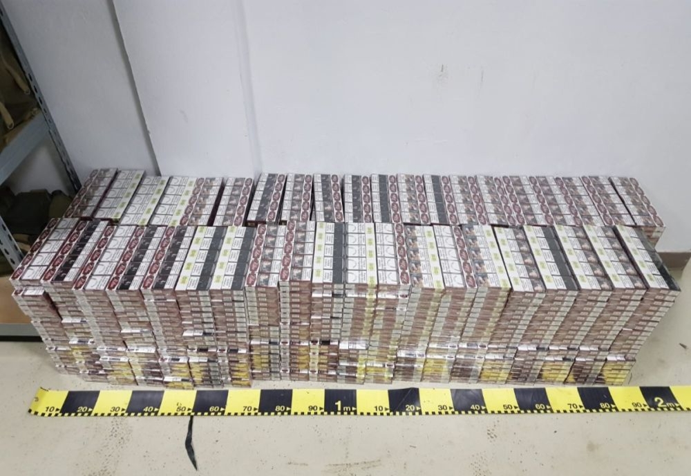 4000 de pachete cu țigări confiscate dintr-o locuință