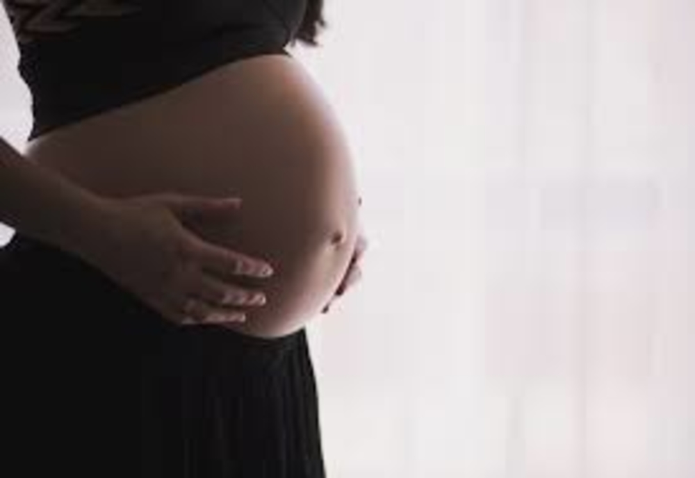 Gravida confirmată cu COVID-19 care a stârnit panica la Maternitatea „Elena Doamna“ Iași a fost consultată ginecologic și în Spitalul din Tg Neamț
