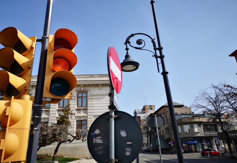 ATENȚIE! Toate semafoarele din municipiul Constanța, pe galben intermitent