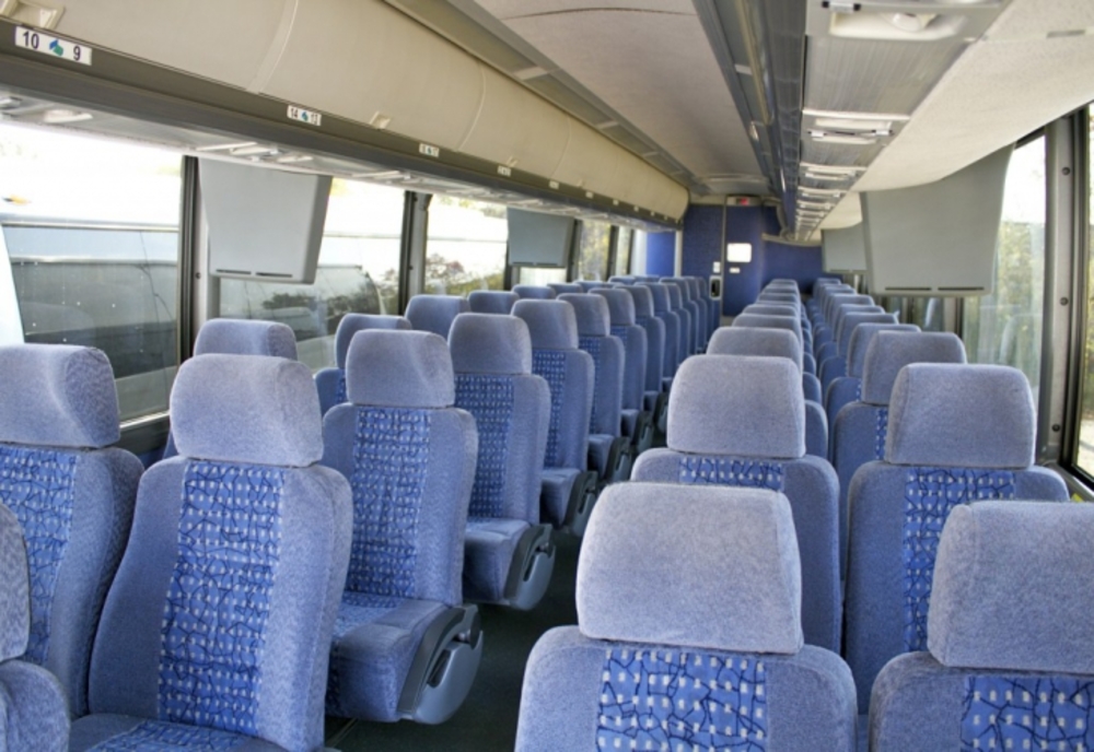 O femeie a băgat la izolare călătorii dintr-un autobuz