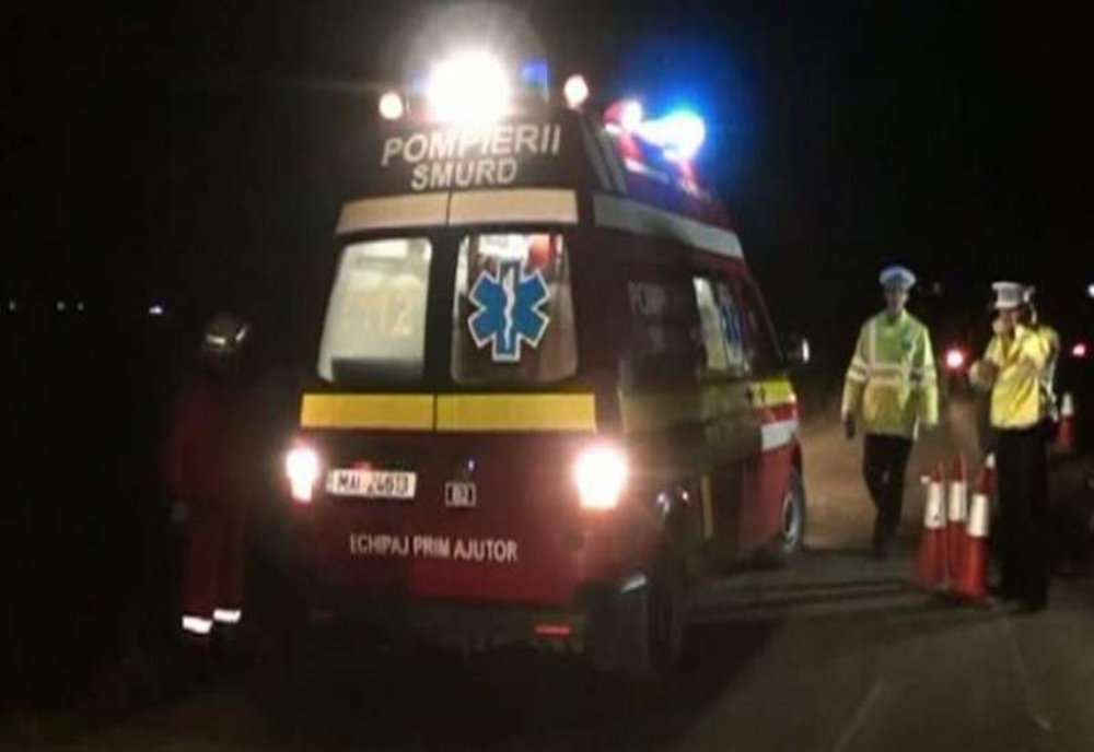 Beat și fără permis, un bărbat din Todirești s-a oprit cu mașina într-un stâlp de electricitate