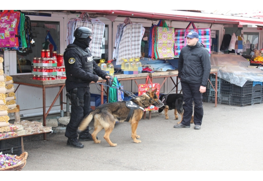 Descinderi în bazarul și în piața agroalimentară din orașul Tîrgu-Neamț. Amenzi de peste 22.000 de lei (FOTO)
