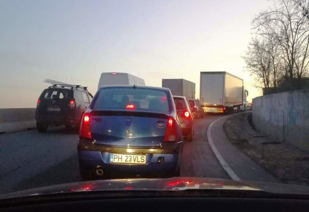 Trafic rutier blocat, la intrarea în Slatina dinspre Piteşti, din cauza unui accident rutier