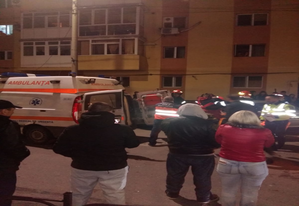O femeie din Craiova a ajuns la spital în urma impactului dintre două mașini