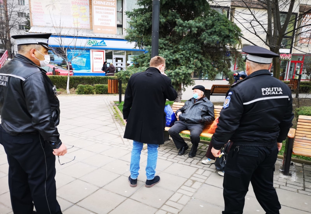Bătrâni urmăriți de viceprimarul Andrei și polițiștii locali: “I-am îndemnat să meargă acasă”
