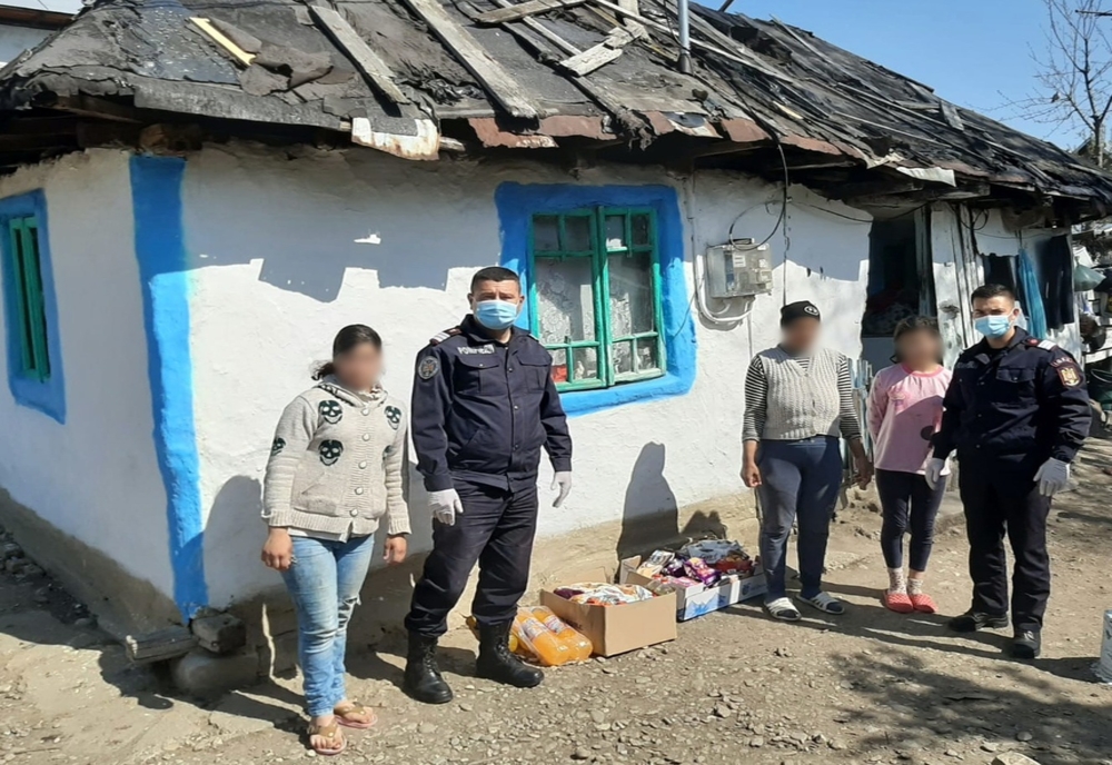 Nu i-au uitat. Trei familii din Dâmbovița ajutate, cu alimente, de pompierii târgovișteni