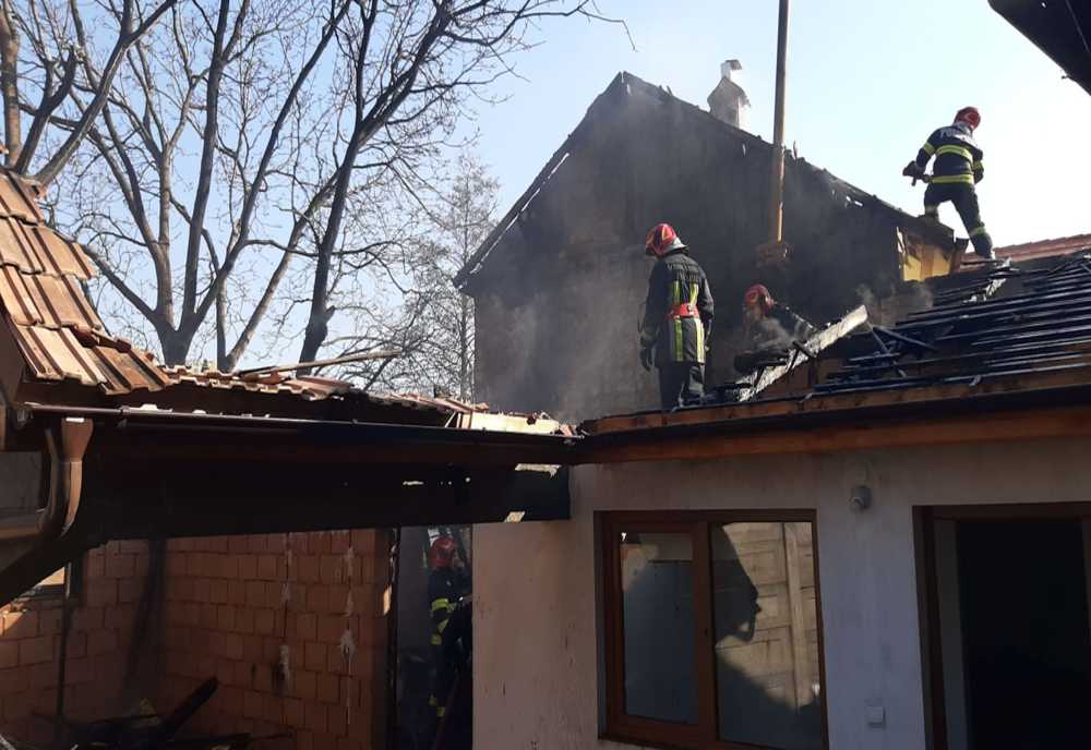 Incendiu la o casă din Rășinari