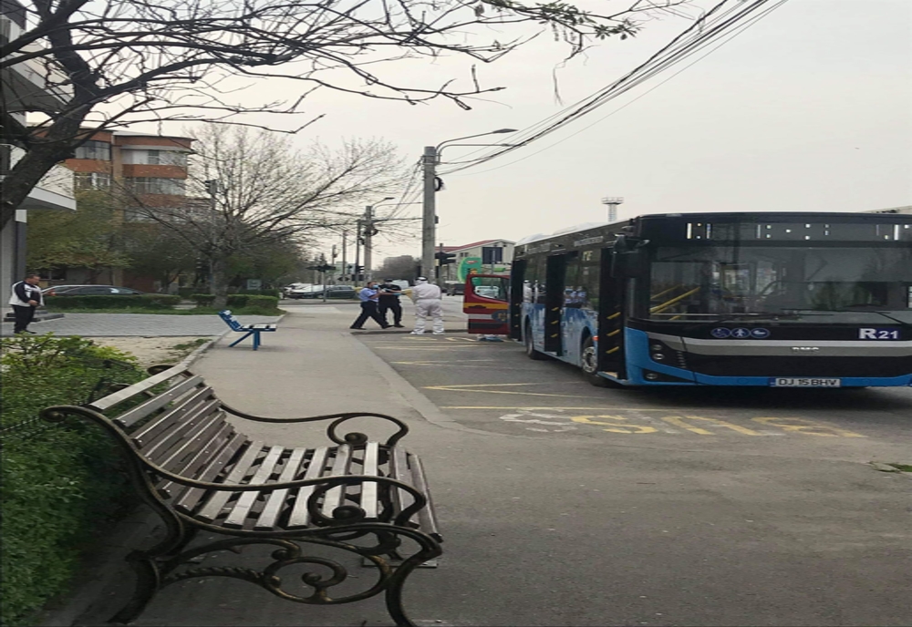 Craiova: Femeie dusă la spital și testată pentru COVID-19 după ce i s-a făcut rău în autobuz