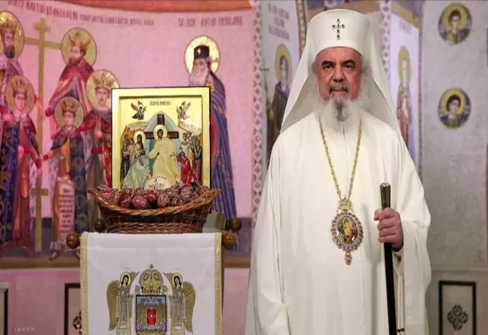 VIDEO Patriarhul Daniel: Serbăm Sfintele Paști în vreme de pandemie. Casele credincioșilor devin paraclise, prin rugăciune țin legătura cu Biserica