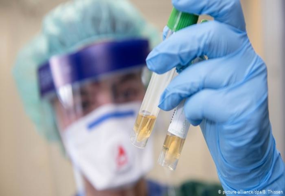 Testele negative pentru un bolnav de coronavirus nu înseamnă finalul simptomelor