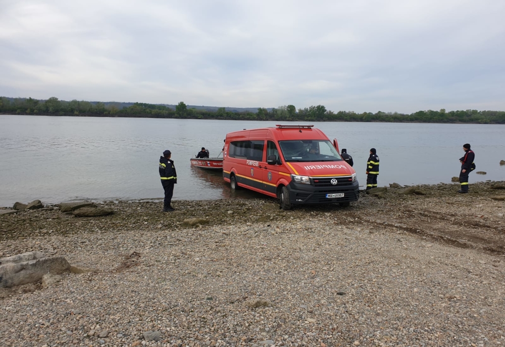 S-au găsit cadavrele a doi cetățeni străini înecați în Dunăre în timp ce încercau să treacă în România
