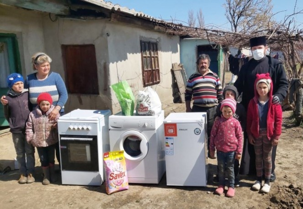 Parohiile Ianca și Movila Miresii au distribuit ajutoare pentru familii nevoiașe