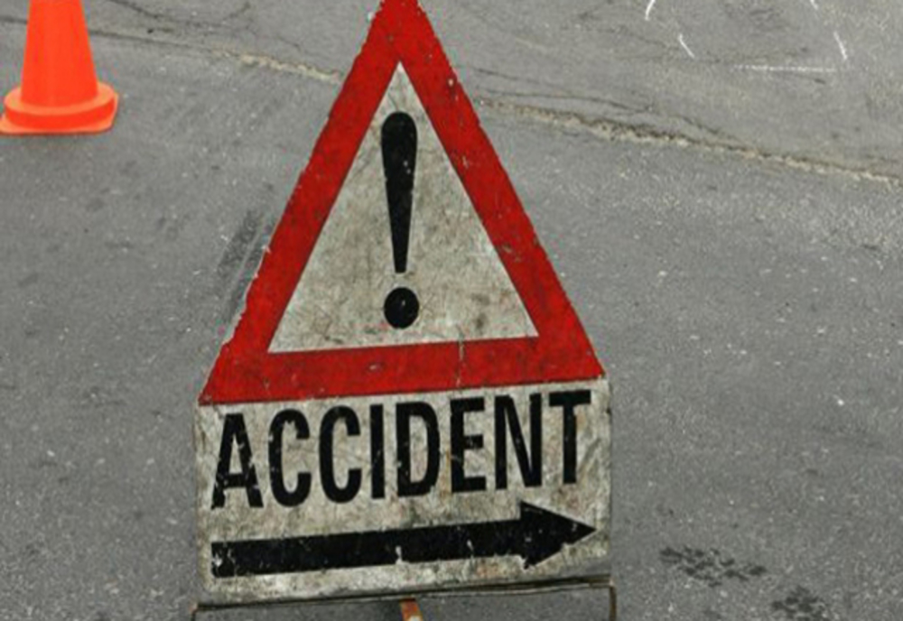 Accident la Dorna Arini, după ce un șofer beat a ajuns cu autoutilitara pe contrasens