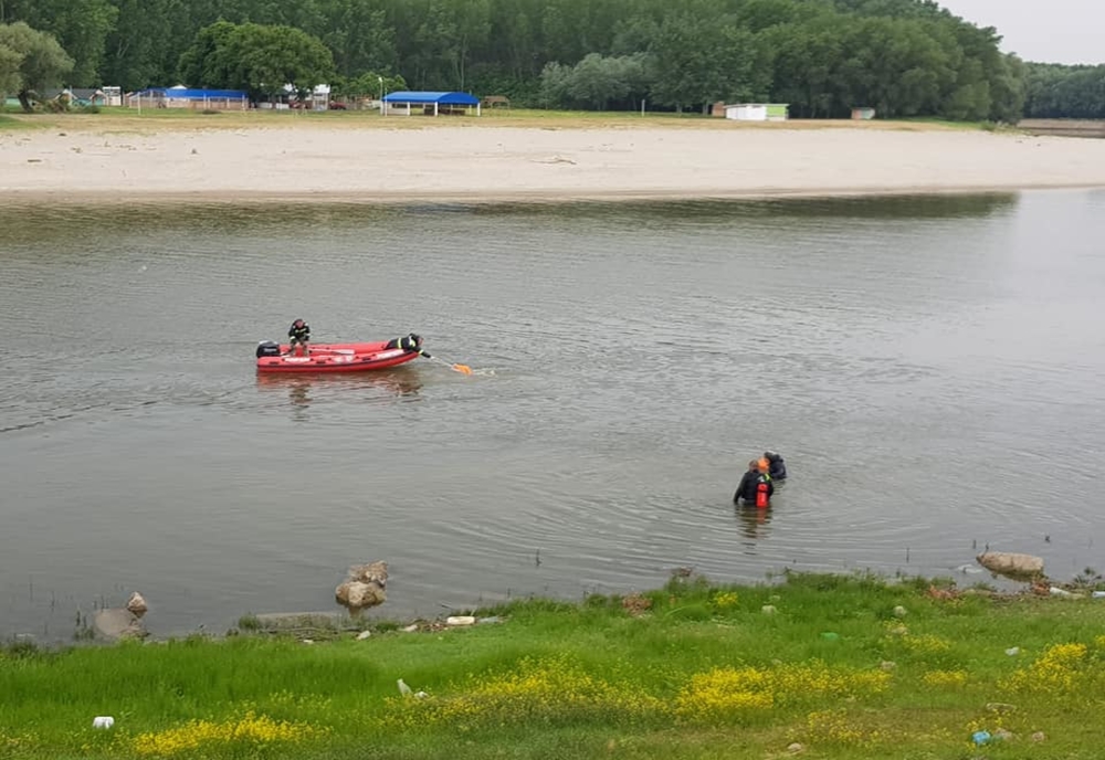 Trupul băiatului de 17 ani, dispărut sâmbăta trecută în apele Borcei, a fost găsit