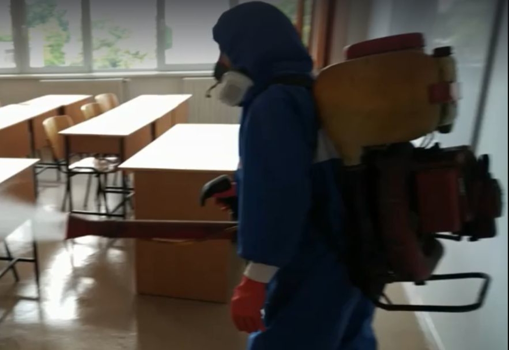 Primăria Călărași a demarat lucrările de igienizare în școli
