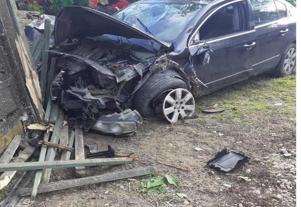 Tragedie la Lungulețu, în Dâmbovița. Un autoturism, scăpat de sub control, a accidentat mortal o bătrână de 85 de ani