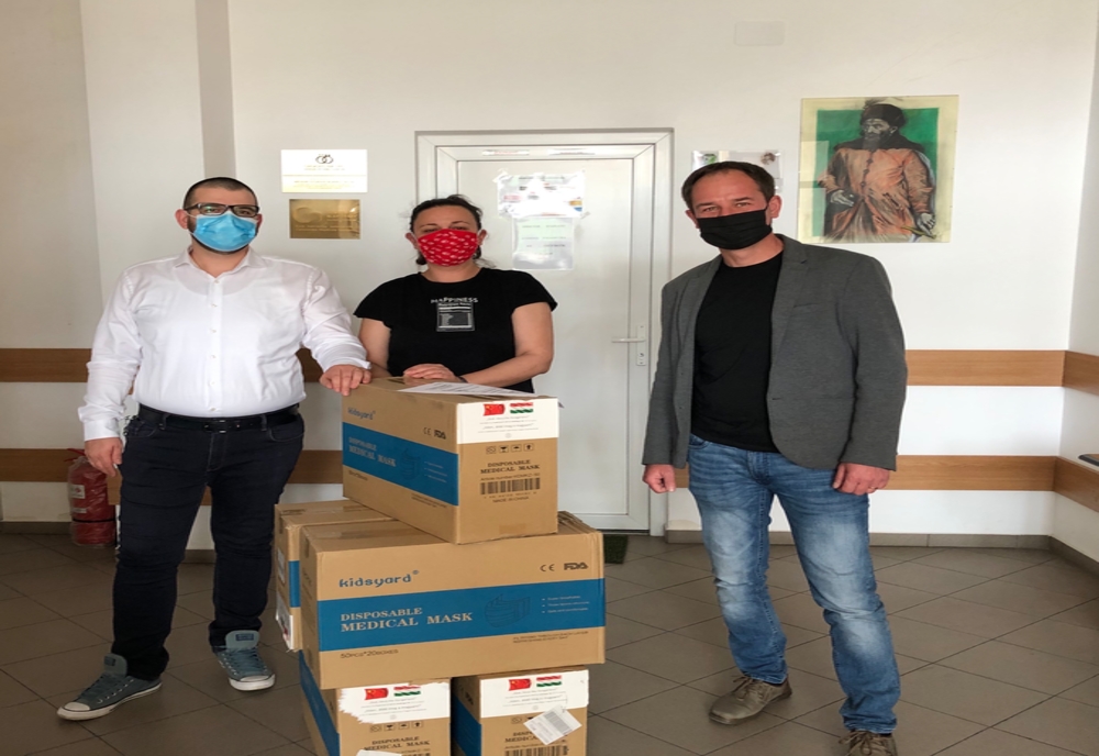 UDMR a donat 10.000 de măști eleviilor din județul Sibiu