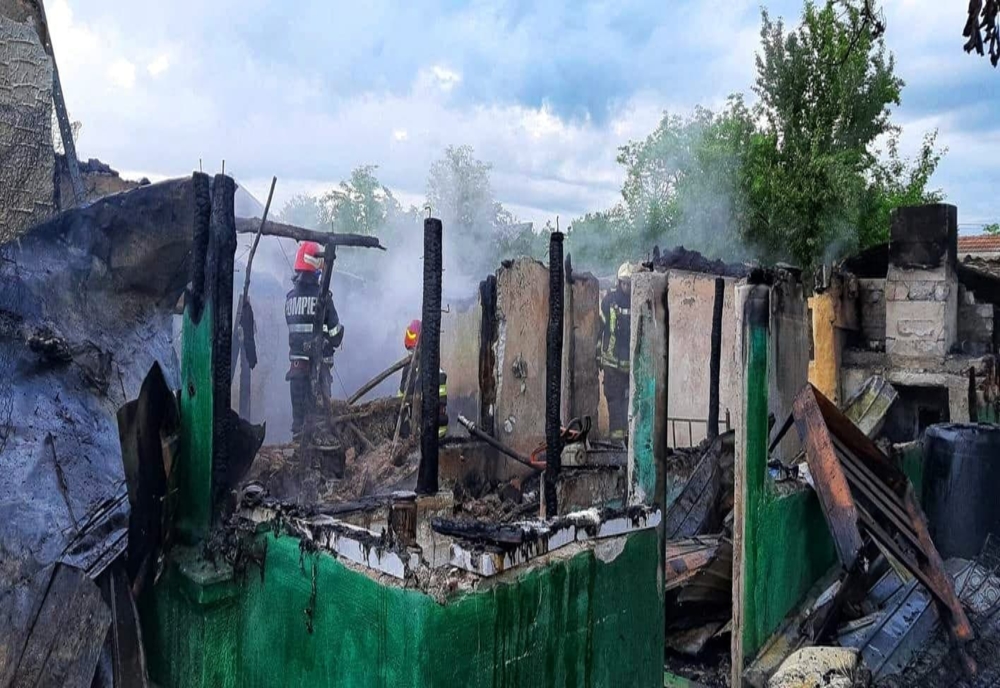 O casă din Chiriacu a ars din cauza unui scurtcircuit