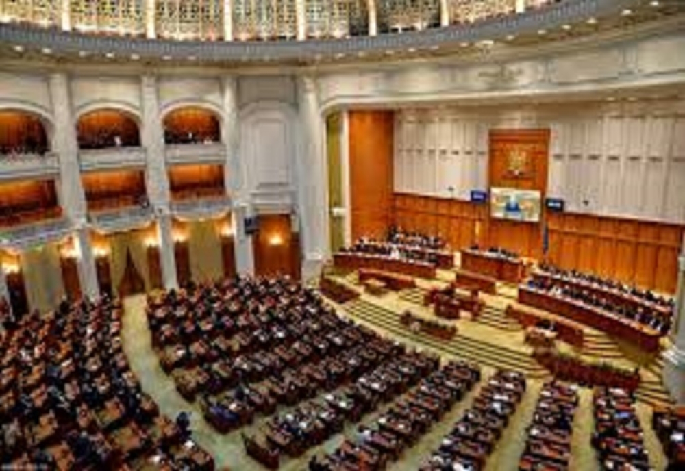 Proiectul Codului Administrativ inițiat de UDMR, cu obligativitatea folosirii limbii maghiare, pe masa deputaților
