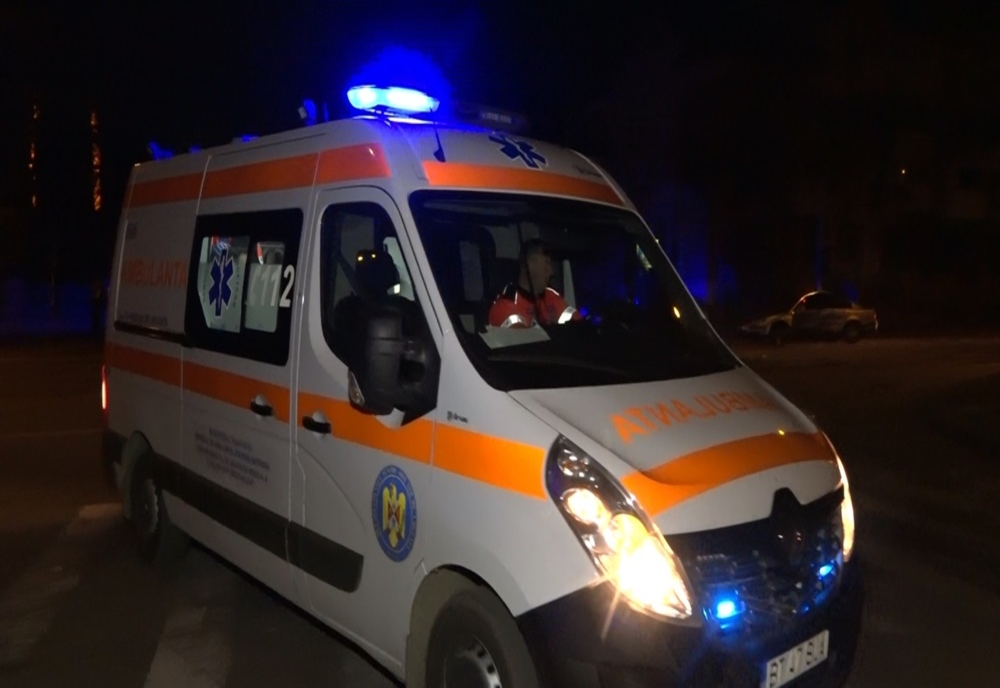 Accident cu șase victime la Dumbrăveni. O șoferiță a intrat cu mașina într-un podeț