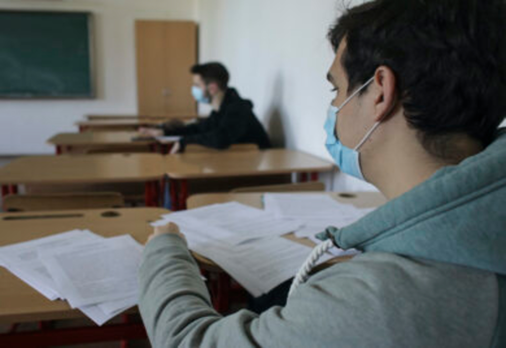 Absolvenții de liceu susțin astăzi proba la limba și literatura maternă. De la examenul de ieri, în Neamț, au absentat 91 de candidați