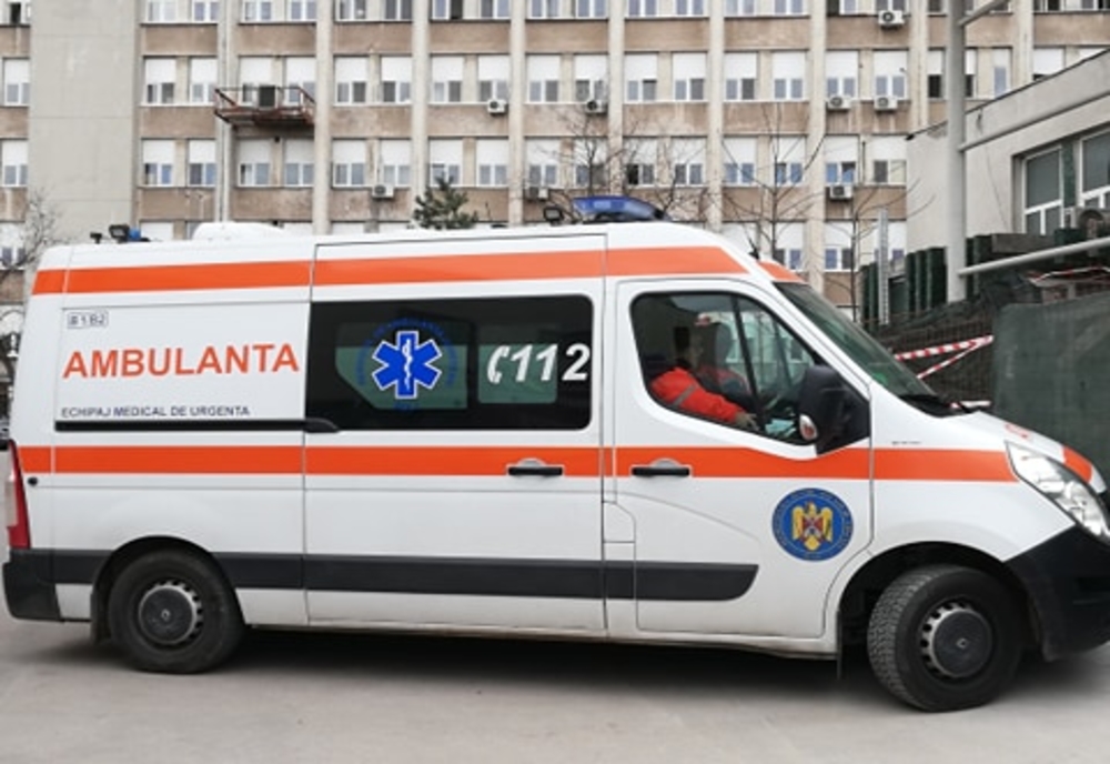 O femeie din Craiova a ajuns la spital după ce a fost lovită de o mașină