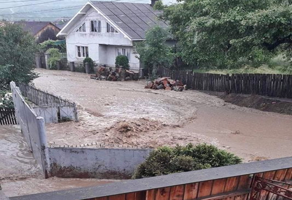Video: Ploile torențiale au făcut prăpăd în localitatea Budacu de Sus