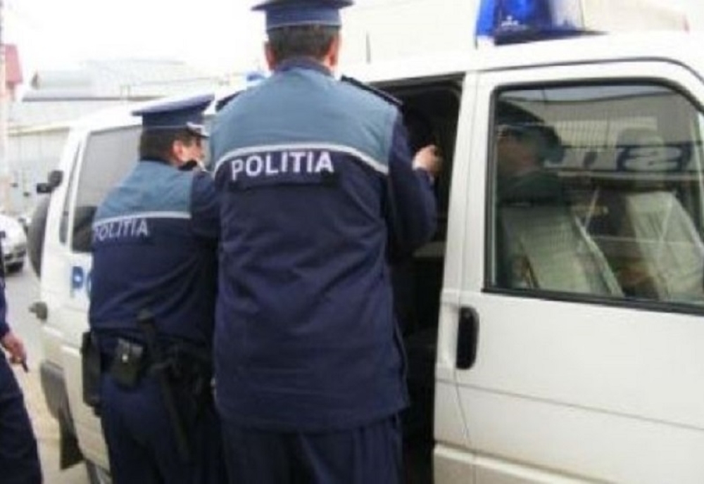 Craiova: Bătaie în plină stradă. Poliţia caută toate persoanele implicate în scandal