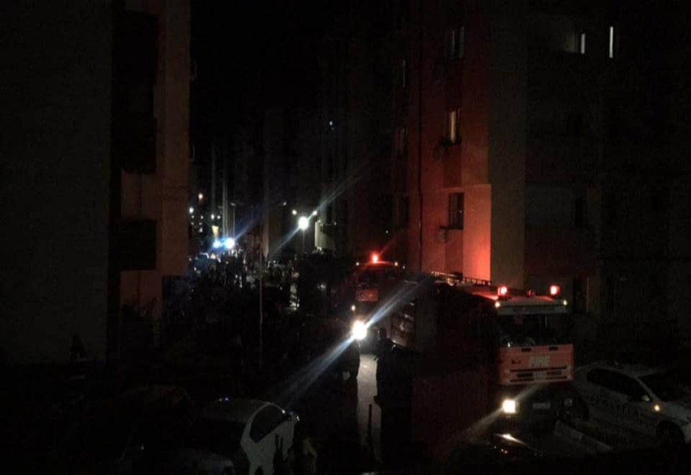 Explozie într-un bloc din Popești Leordeni. Un bărbat a fost rănit după ce a dat drumul la gaze