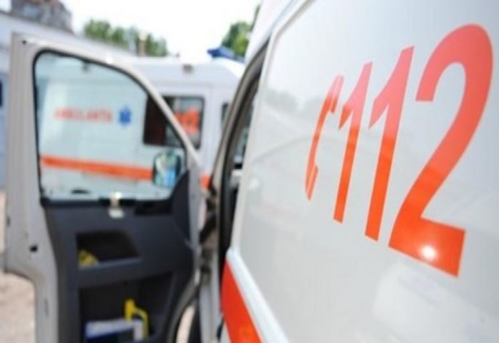 Microbuz cu 8 călători implicat într-un accident rutier în Valea lui Mihai