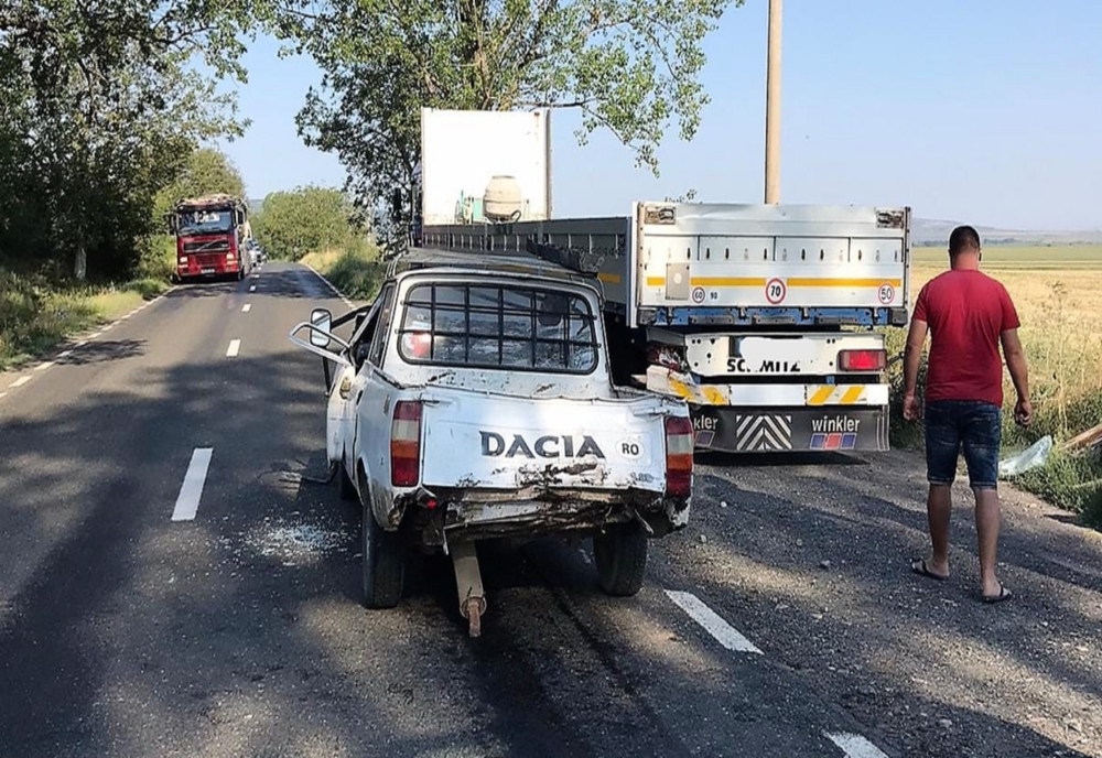 Accident pe drumurile din Tulcea. Două persoane rănite