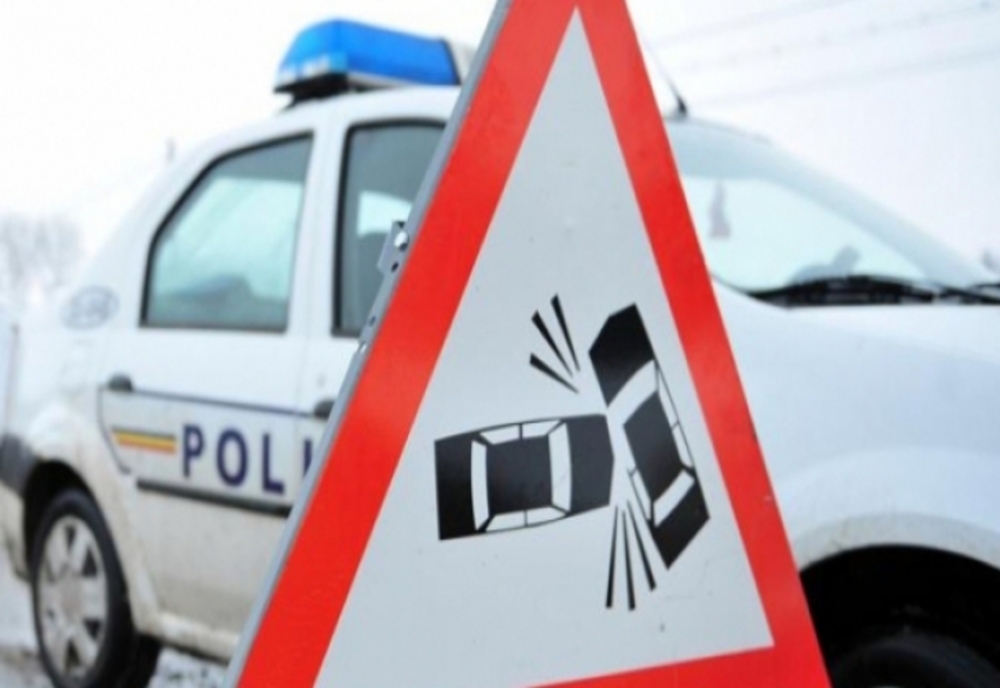 O șoferiță din județul Hunedoara a intrat cu mașina într-un parapet