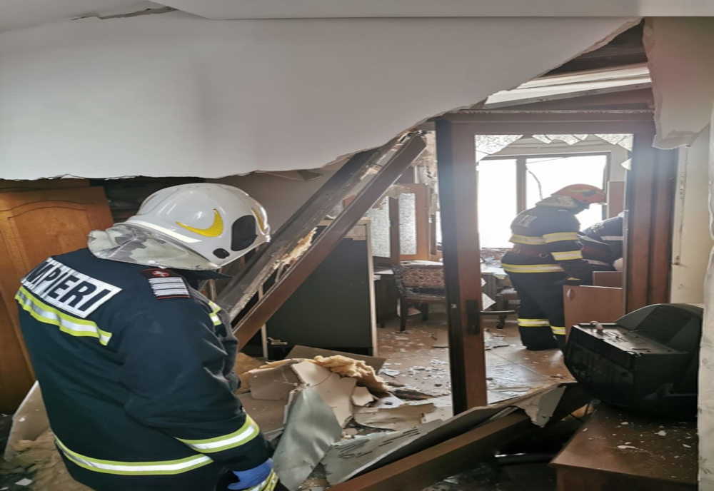 Explozie la un apartament din Târgu Neamț