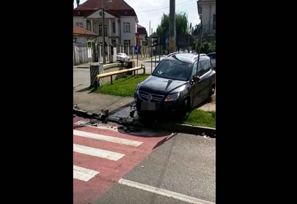 Craiova: Doi răniţi într-un accident provocat de un şofer din Argeş