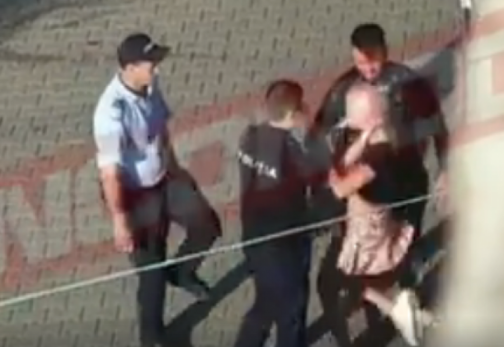 Prahova. Femeie reținută după ce a lovit și scuipat un jandarm