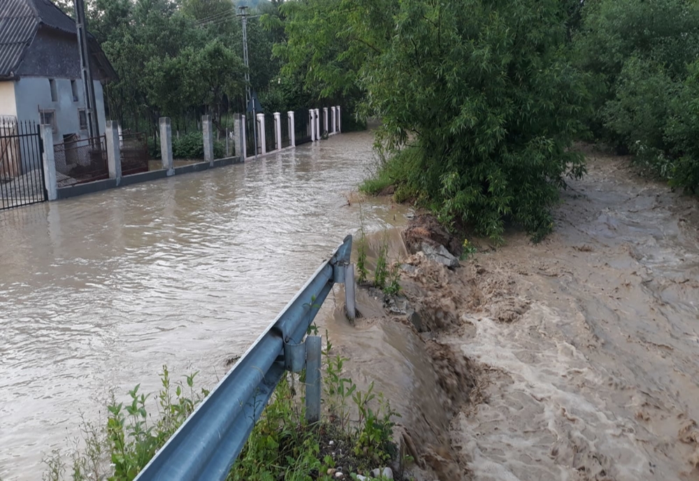Patru comune bistrițene primesc bani de la Guvern, pentru înlăturarea efectelor indundațiilor