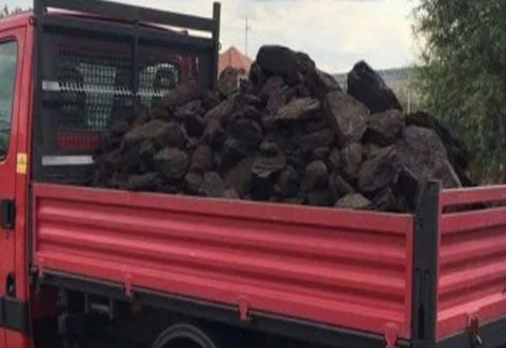2 tone de cărbune lignit fără acte de proveniență