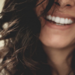 5 sfaturi ca să ai încredere în zâmbetul tău (P)