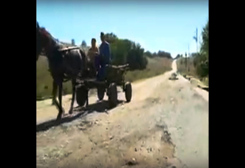 Drumul reabilitat care trebuie reparat, din comuna Călmățuiu
