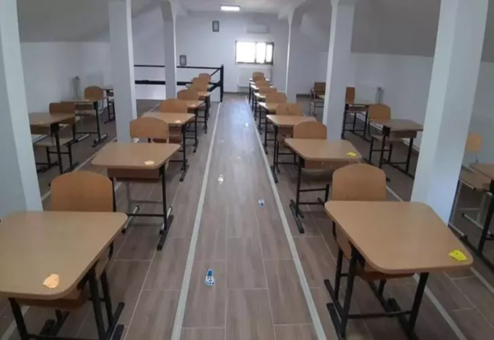 Trei școli din județul Arad funcționează în scenariul roșu: cursuri exclusiv online