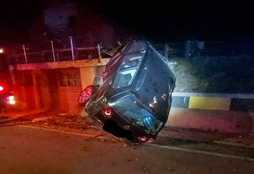 FOTO: Șofer clujean, rănit într-un accident în Bistrița-Năsăud