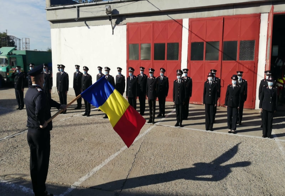 Cei mai noi pompieri ialomițeni au depus Jurământul militar