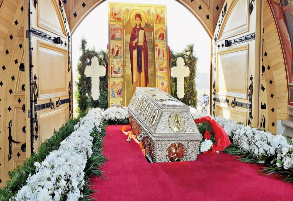 Mitropolia Moldovei a anunțat că racla cu moaștele Sfintei Parascheva va fi scoasă miercuri în curtea Catedralei din Iași
